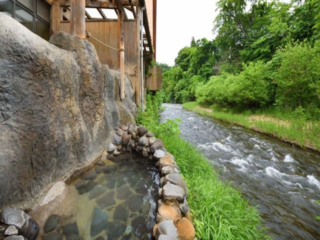 小川が近くに流れておりロケーション◎
