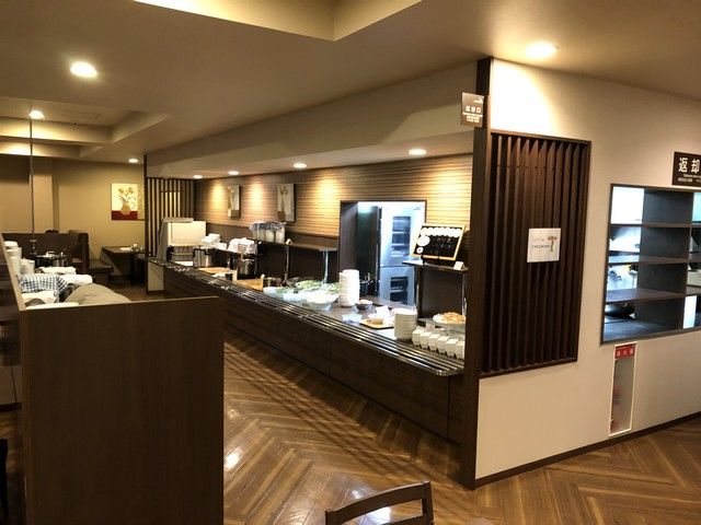 朝はバイキング、夜は居酒屋風のレストランでお仕事をお願いします