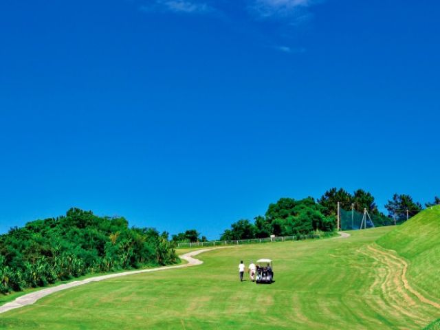 標高100m程の高台にあり、ゴルフ場が併設しています！
社用車も利用可能で買い物も安