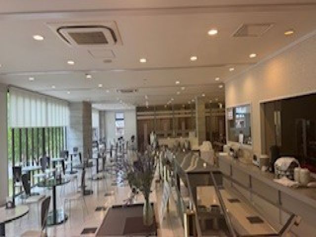 朝はホテルの簡単な調理です