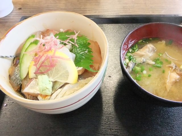 獲れたて新鮮な海産物と五島うどんは絶対食べてほしい！あご(とびうお)だしスープは絶品です！