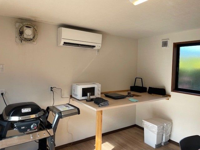 基本的には食事の配膳、清掃業務！！