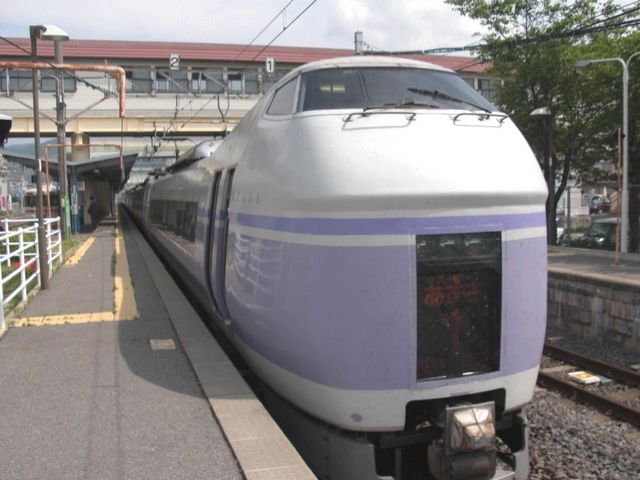 特急あずさに乗ることもできます♪