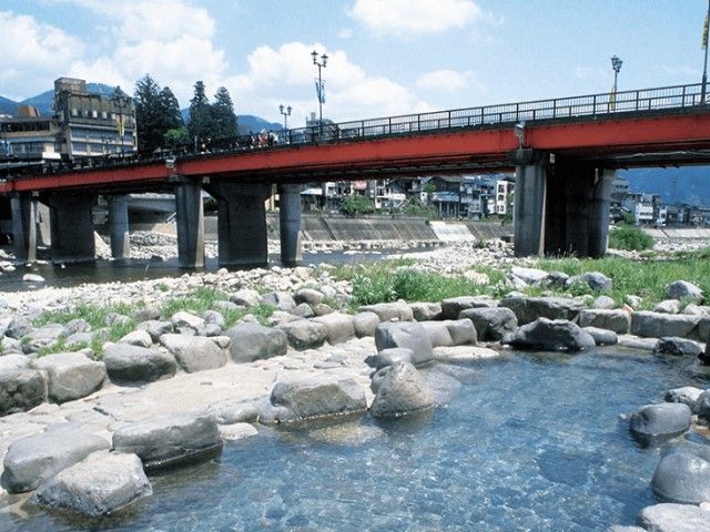 河原の露天風呂で一休み♪