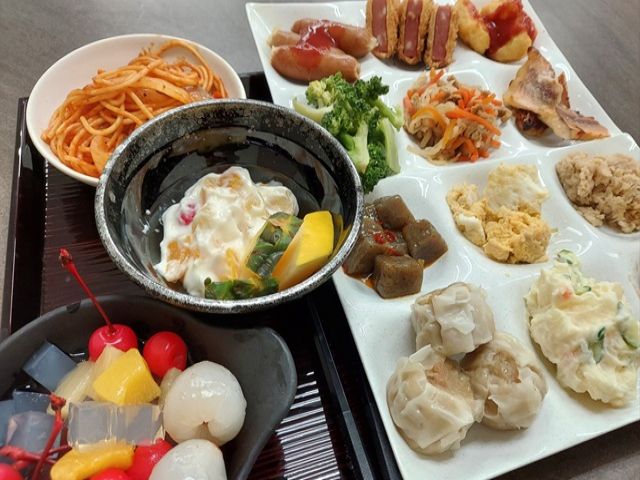 とある日のお食事の様子です！
しっかり食べて、しっかり働いて、しっかり楽しみましょう☆