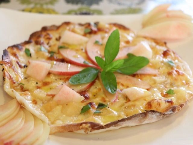 山梨では桃をふんだんに使ったピザも有名です！
フルーツはどれも新鮮なのでぜひ！