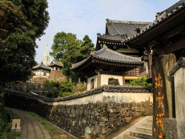 西洋と日本の情緒があわさった風景が多く、散策は発見がいっぱいです。