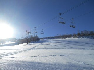 日本最高峰！最高地点2,307mの標高を誇るスキー場でのお仕事！今年の冬は滑りつくそう♪