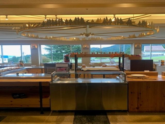 ビュッフェ形式のホールになります！
ゲレンデ内レストランのお仕事もあります！