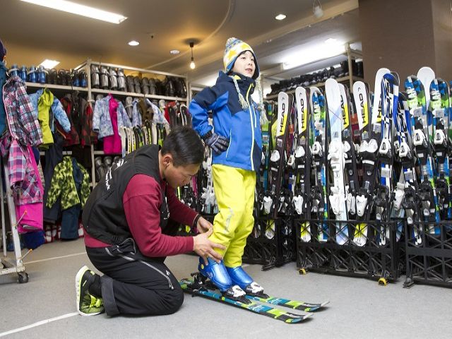 キッズのお客様が多くおります。セッティングの案内もして頂きます。