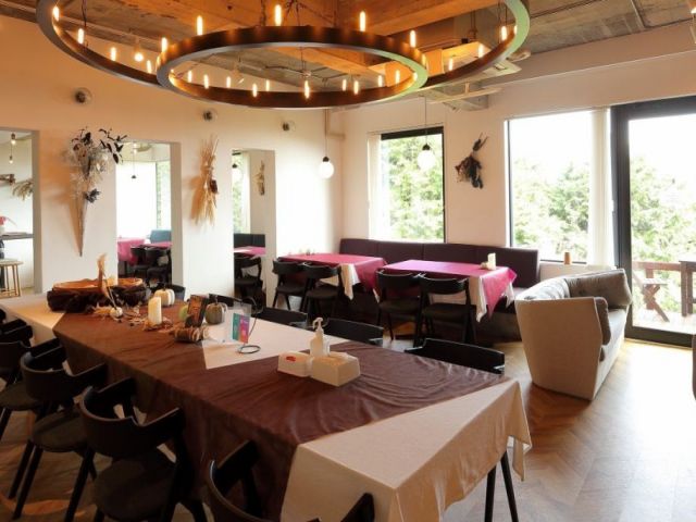 ホテル内の食堂です！落ち着きのあるお洒落な空間ですよね♪