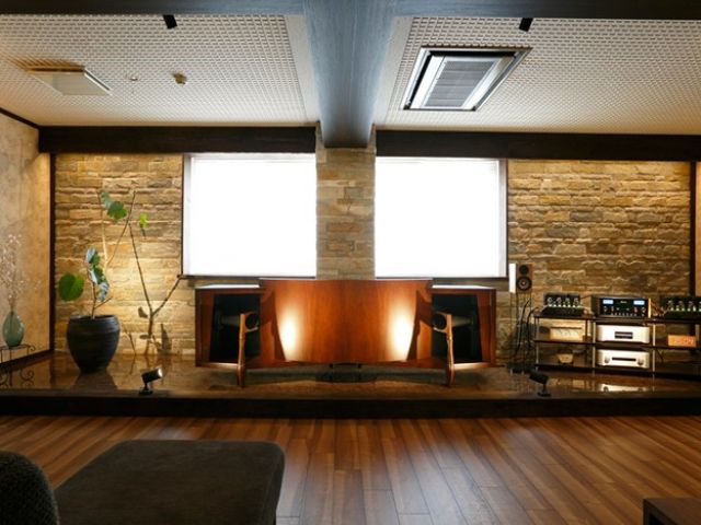 インバウンドのお客さまも多く、語学力を活かせます。