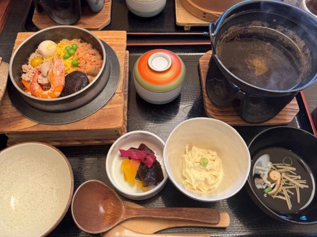 箱根で大人気の釜飯屋さんでのお仕事です！！