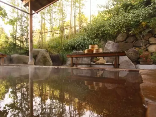 仕事終わりは温泉で疲れを癒しましょう♪