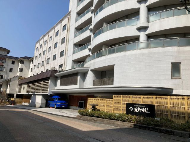 幅広い年齢層が就業しており、励まし合いながら勤務できます。