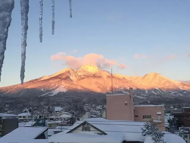 旅館から見える美しい冬の景色です♪朝日も綺麗で早起きも楽しい◎