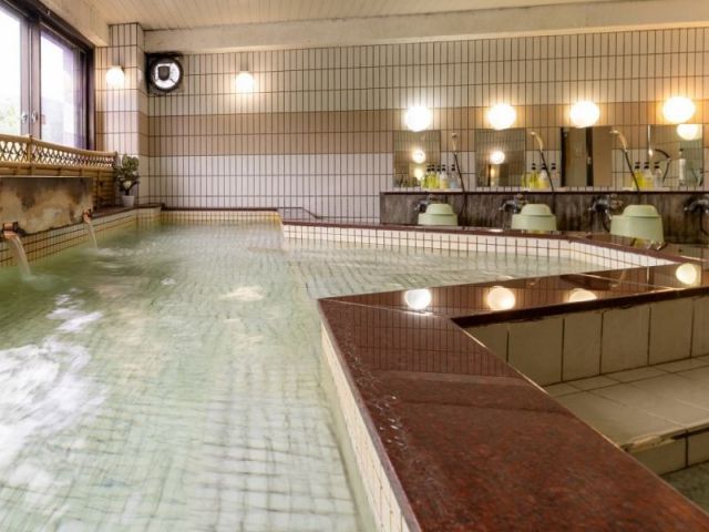 お仕事後は大浴場で疲れをいやしちゃってください！