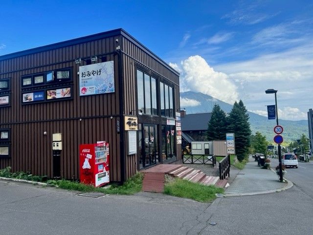 公共のバスを使用すればニセコ周辺観光も可能です！