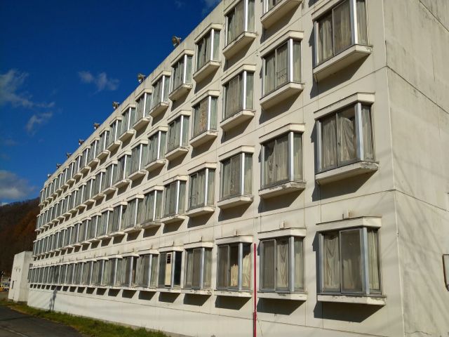 男性寮は2人～4人の相部屋です！
ほとんど一人で来ているので仲良くなりやすい職場です◎