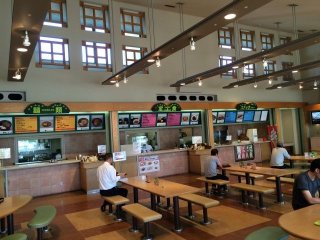 大人気「ナガシマリゾート」でのパーキングエリアのお仕事♪通しシフトで調理補助がメインです！