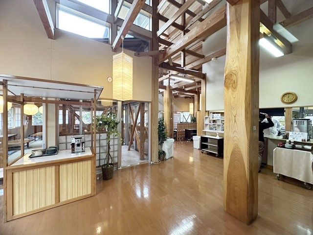 休日も無料で利用できる食堂です！
メニューも豊富でドリンクバーも使い放題！？