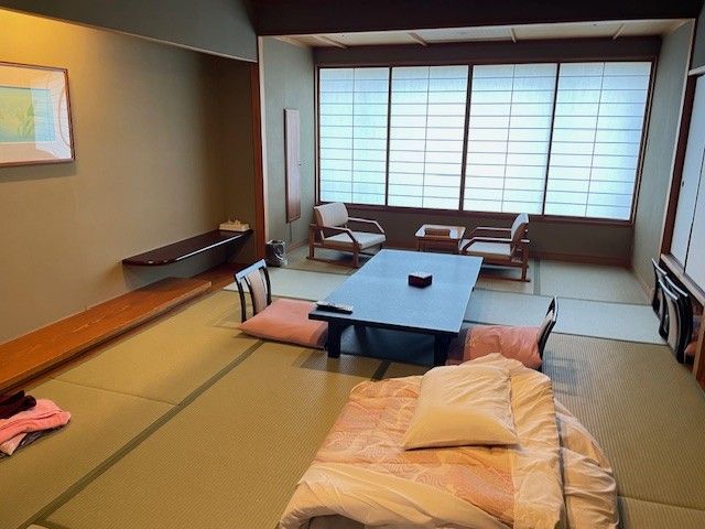 客室の清掃、布団敷業務がメインになります！
お仕事は2人1組でお願い致します☆