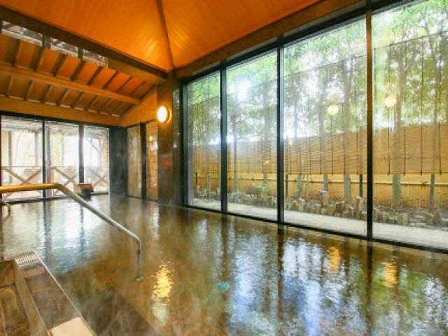 広々快適な温泉★何と入浴可能！