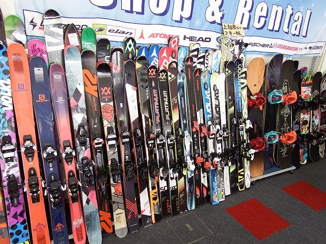 レンタルショップでのお仕事です♪