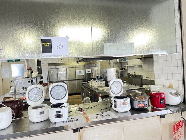 寮のキッチンになります！
調理器具も1通り揃っています！