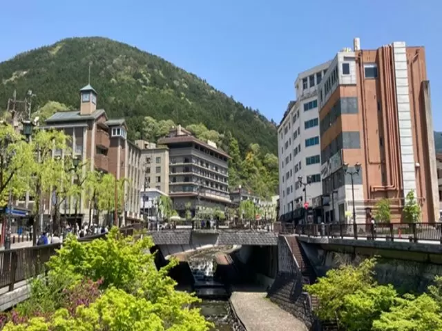 大人気下呂でのお仕事です！
教育体制しっかりしており、安心して勤務できます。