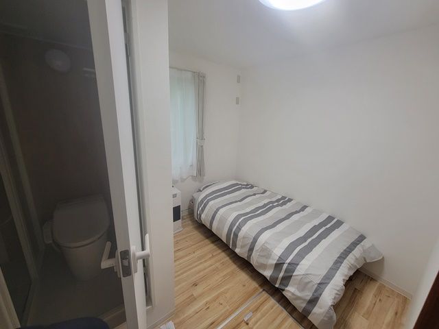 トイレ・シャワー付き