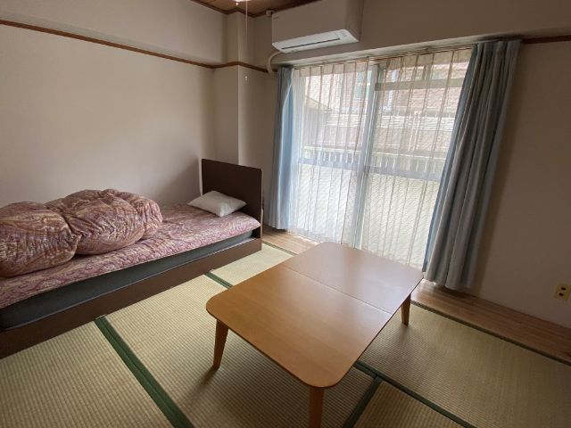 広々とした個室寮。共同設備も充実しており生活環境は整っています。