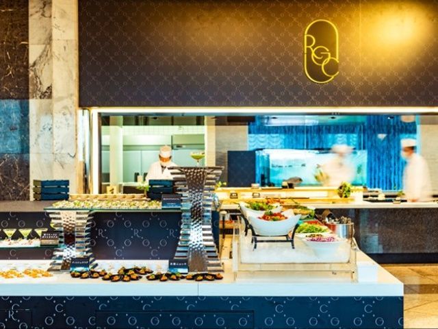 お洒落なバイキングレストラン会場♪