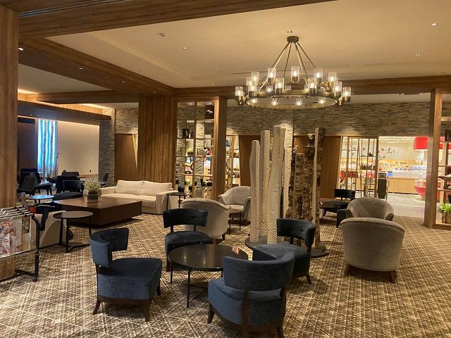 チェックイン後にラウンジでお客様は休憩をして頂きます。