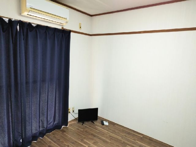 寮は近くのアパートです◇
個室内は広々しており荷物もたくさん置けます!!