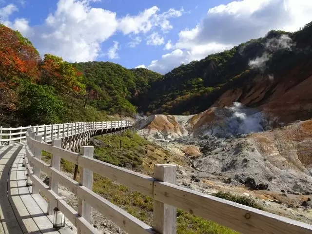 ■観光
”地獄谷”は観光名所のひとつ！毎分3000Lの源泉が湧き出しています★