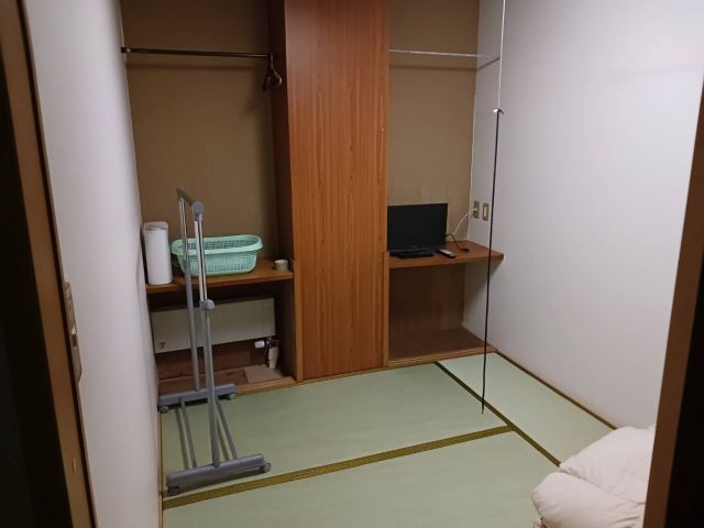 個室寮のお写真です♪
館内なので通勤楽々です！