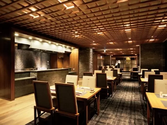 職場はラグジュアリーなレストラン★経験を活かしてご活躍してください！