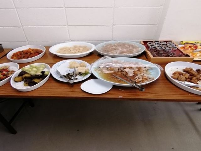 食事は賄い食になります。