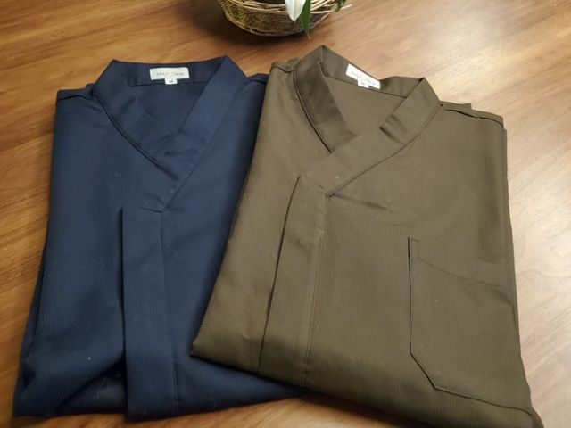 動きやすい作務衣で業務いただきます！