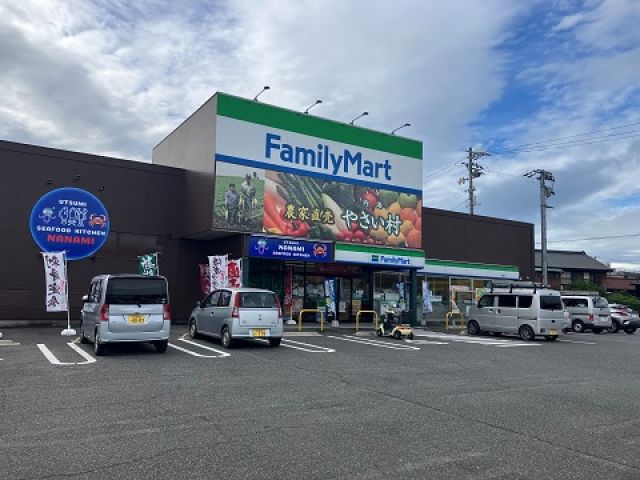 寮の周辺は買い物環境も抜群!!
ビーチまで徒歩圏内です♪