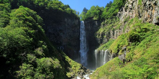 華厳の滝