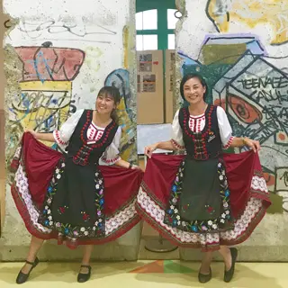 ドイツ村の制服はドイツのフォークダンスの時の衣装らしくて可愛い~♪
