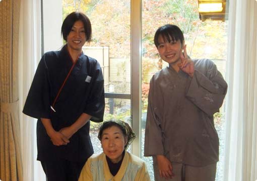 自分から話しかけることで、人見知りも克服!職場の人たちと仲良しに