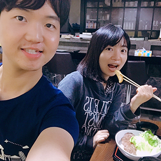 寮の賄いもおいしいけど、休日はやっぱり居酒屋でグルメを堪能!