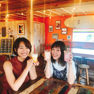カラフルで可愛い!と映えスポットとして話題の「あおぞらパーラー」