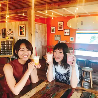 カラフルで可愛い!と映えスポットとして話題の「あおぞらパーラー」