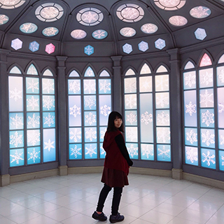 旭川の雪の美術館、まるで「アナと雪の女王」の映画の雪の城みたい！綺麗だな〜。