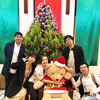 出勤最後の日。ステキな先輩、後輩に恵まれて楽しく頑張れたお仕事!本当にこの職場を選んでよかったです。終わるのがとても寂しかったです。