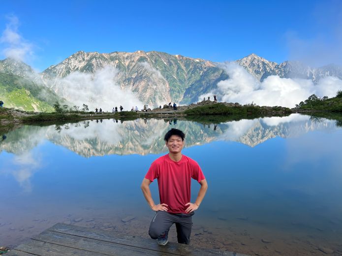 長野県でリゾートバイトする男性